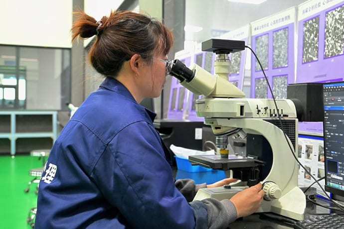 Metallographic analysis of a gear material sample