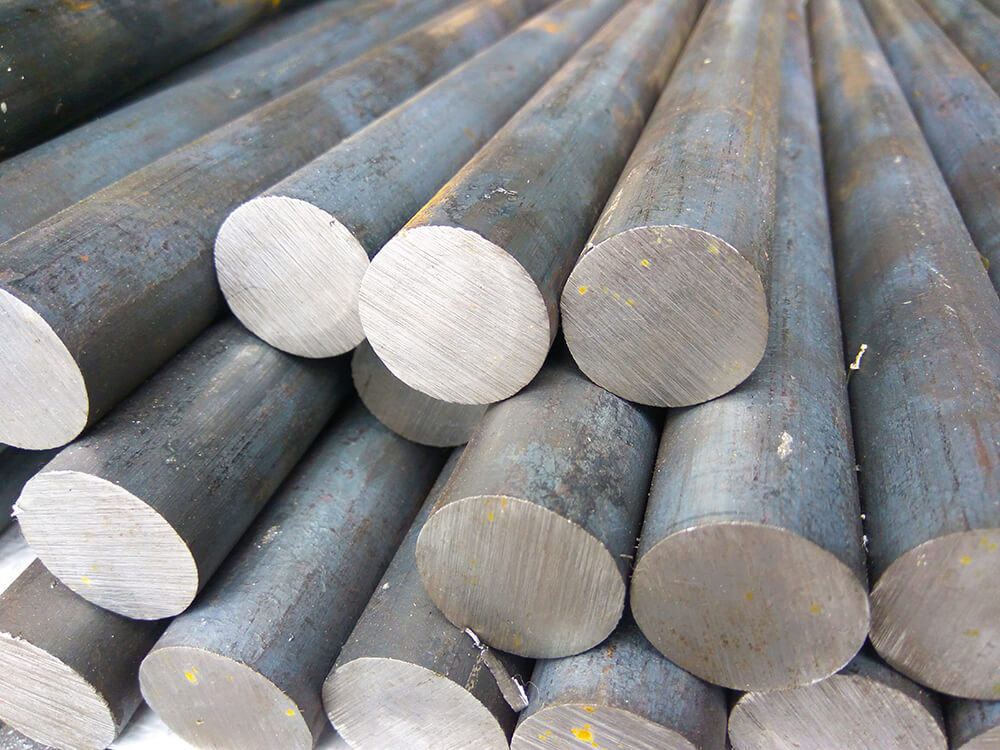 Round alloy steel bars prepared for industrial machining