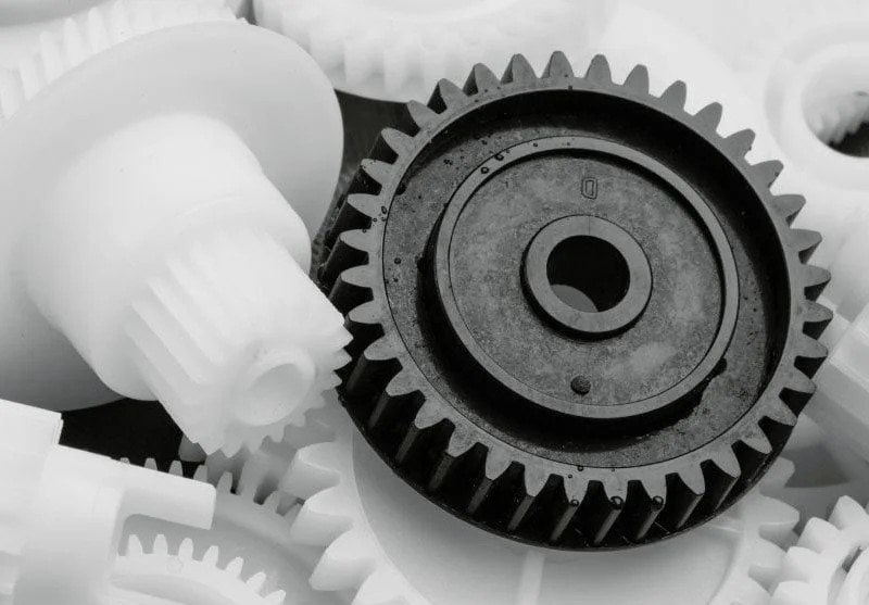 plastic gear vs steel gear