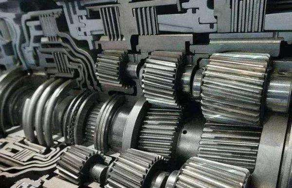 Semi-truck transmission cutaway