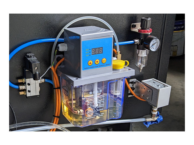 Fiber Laser Cutting Machine Automatic lubrication device