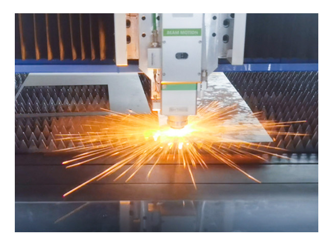 Double Table Seal Fiber Laser Cutting Machine Cutting display