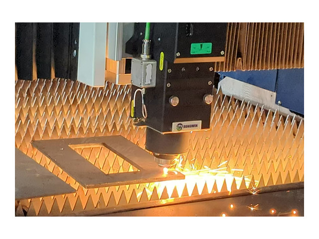 Plate & Pipe Cutting Machine Cutting display