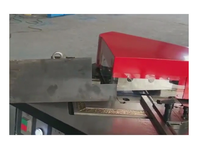 Hydraulic Notching Machine Workpiece display