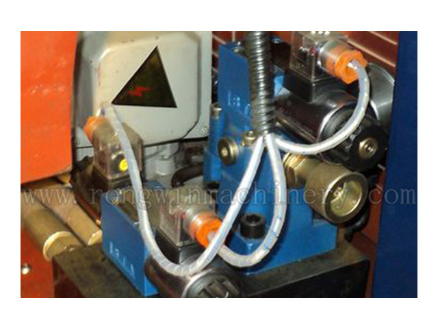 Hydraulic Notching Machine Hydraulic valve group