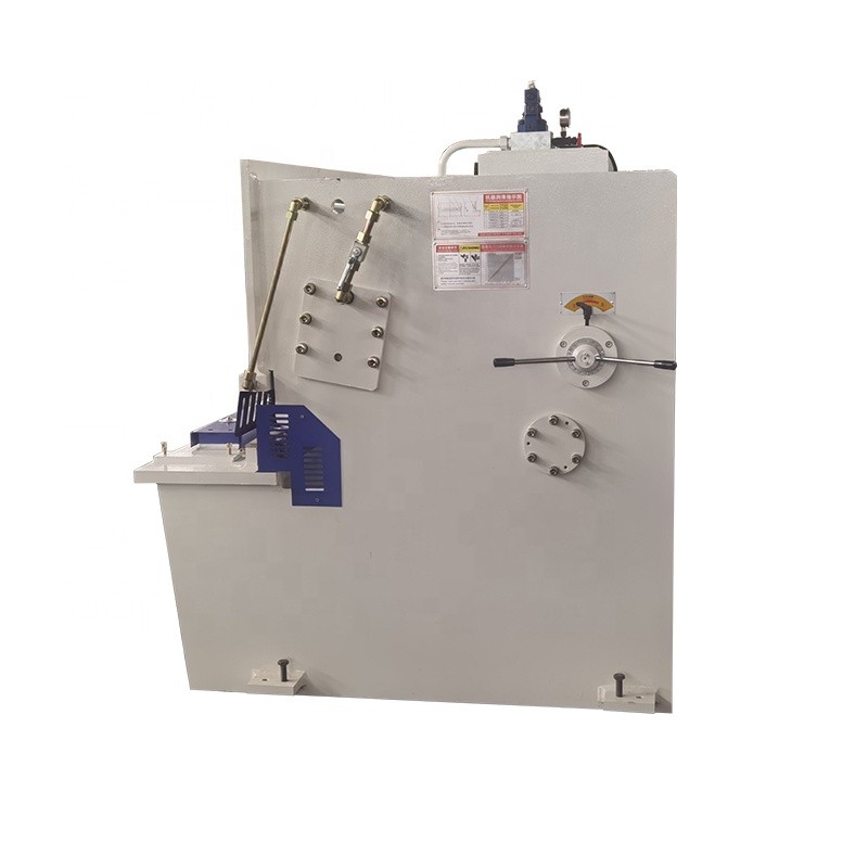 What is the difference between hydraulic shears and mechanical shears?