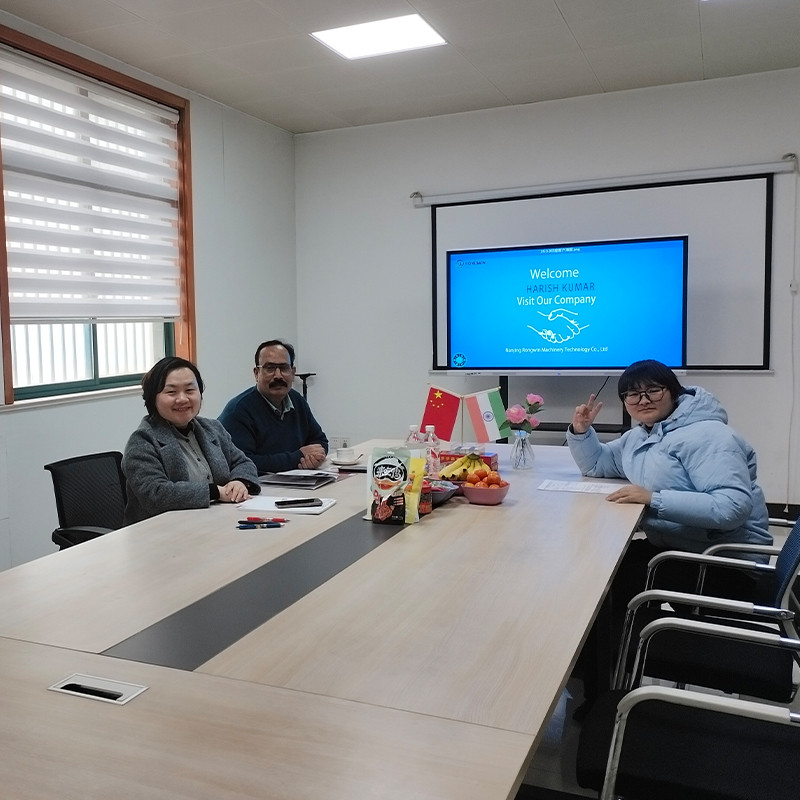 Industry leaders visited! The delegation went deep into the RONGWIN factory to witness the high-precision bending technology innovation