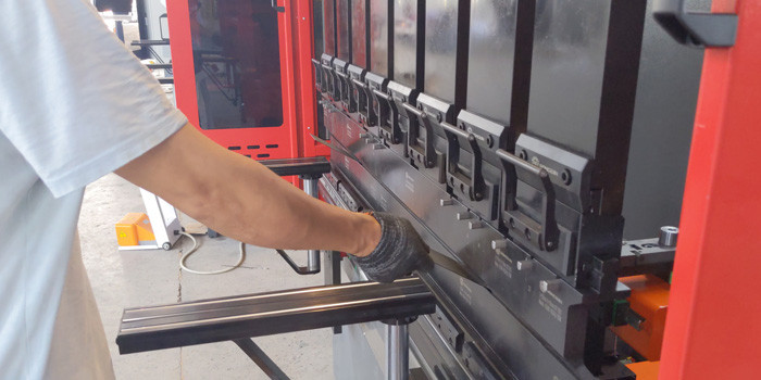 MeteWorkMaster bending machine equipment