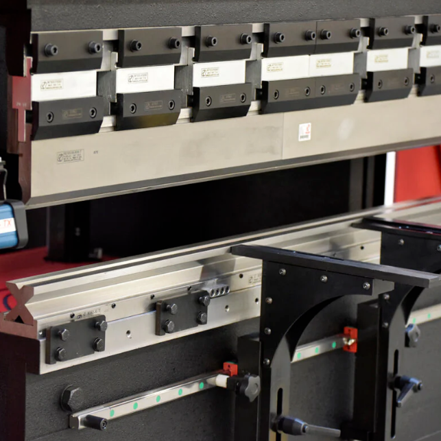 6 Benefits of Press Brakes in Metal Fabrication