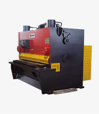 Plate shearing machine