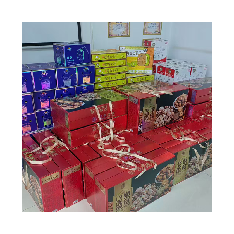 Distribute New Year gifts to all colleagues in the company