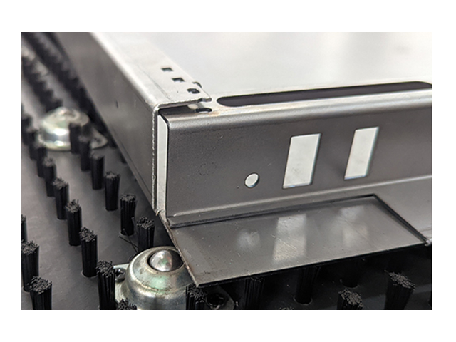 Assembling hydraulic valves