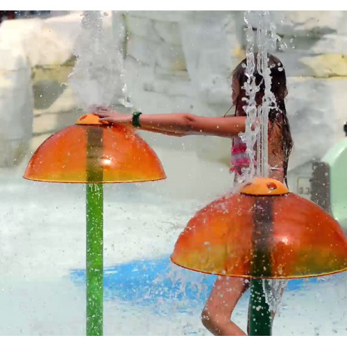 Mushroom splash pump for water play equipment