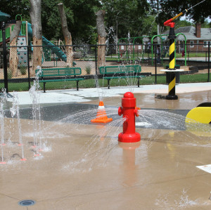 Fire hydrant fountain for water play equipment