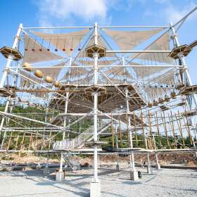 Crystal tower for high ropes course | Amusement equipment customizable