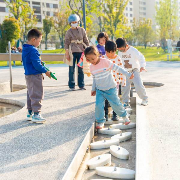 Water table for water playground equipment