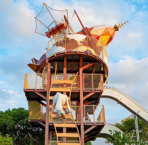 Toffy's Lunar Airship Tower Slides | Stainless Steel Slide | Animal-Shaped Play Equipment | Outdoor Playground Sets | Theme Park | Custom Design