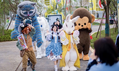 Exploring the Empowerment of Children's Theater in Amusement Parks: Constructing a New Model for Parent-Child Leisure Scenarios