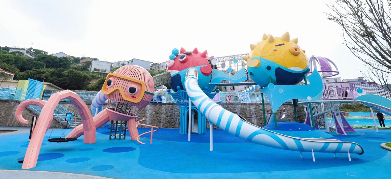 Wuyu Dream Park play equipment