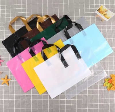 Biodegradable Packing Shopping Recycle Plastic Bags Custom Merchandise Die Cut Handle Bag Carrier Packaging Bags for Clothes