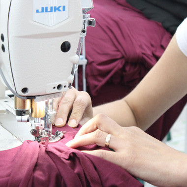 How To Choose A High-End Women's Clothing Customization Company?