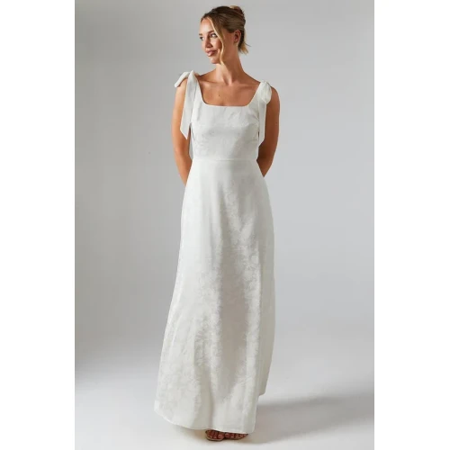 Elegant Solid Color Square Slim Open Back High Waist Floral Embroidered Summer Dress