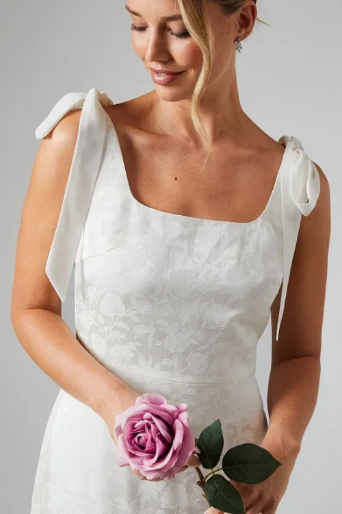 Elegant Solid Color Square Slim Open Back High Waist Floral Embroidered Summer Dress