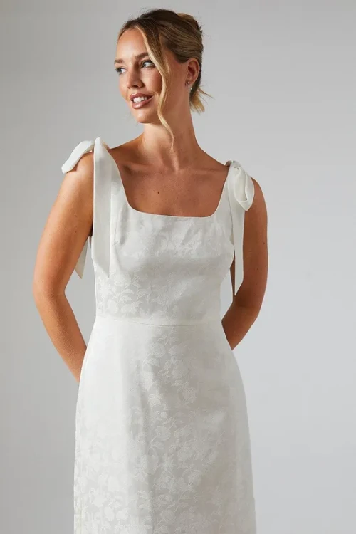 Elegant Solid Color Square Slim Open Back High Waist Floral Embroidered Summer Dress