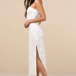 Elegant Bandeau Neckline Sleeveless Tight Waist Side High Slit Floral Embroidered  Dress