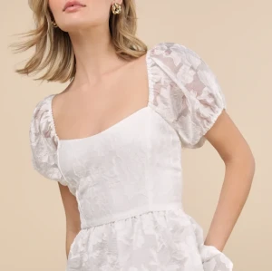 Elegant Square Neckline Puff Sleeve Ruffle Tight Waist Floral Embroidered Tiered Skirt