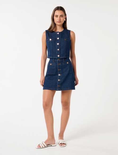 Jacket Combines a Vintage Silhouette Round Neckline Button Closure at Chest Sleeveless Short Tops