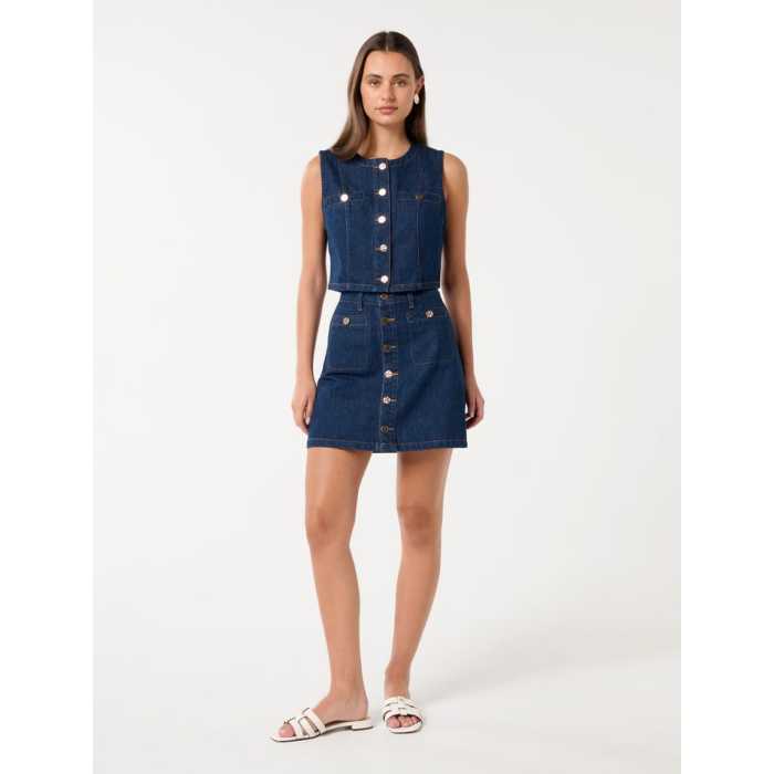 Jacket Combines a Vintage Silhouette Round Neckline Button Closure at Chest Sleeveless Short Tops