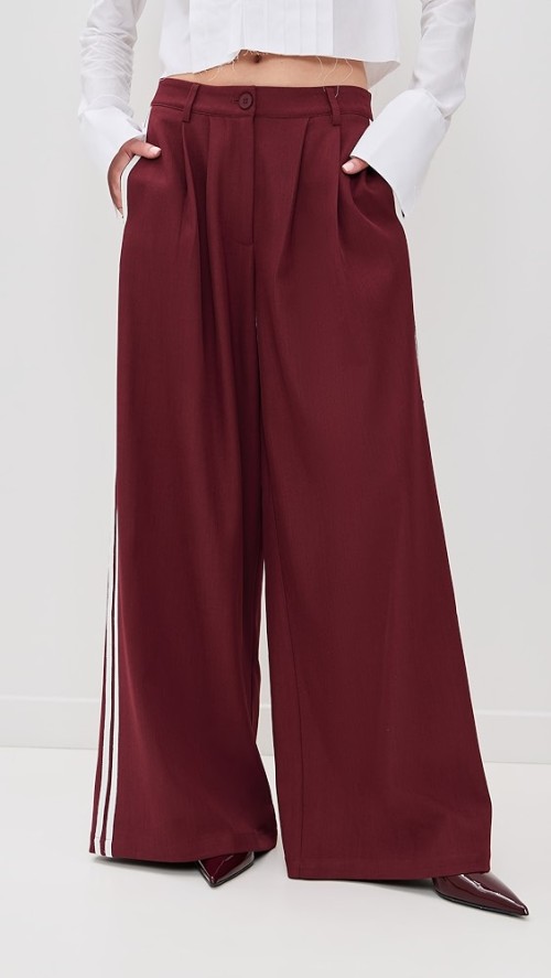 Sport Rest Contrast Side Stripes Pleated Front Solid Color Slant Hip Pockets Pants