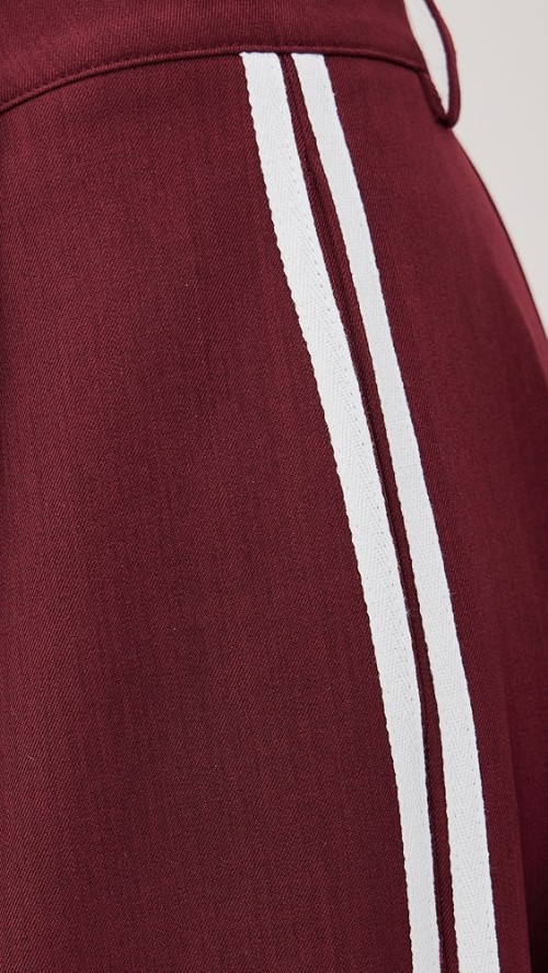 Sport Rest Contrast Side Stripes Pleated Front Solid Color Slant Hip Pockets Pants