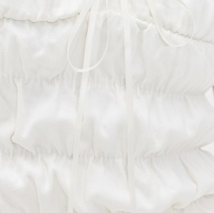 Fashion Sample Sweat-Heat Neckline Puff Sleeve Lace And Ruffle Trim Casual Tops