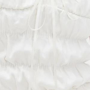 Fashion Sample Sweat-Heat Neckline Puff Sleeve Lace And Ruffle Trim Casual Tops