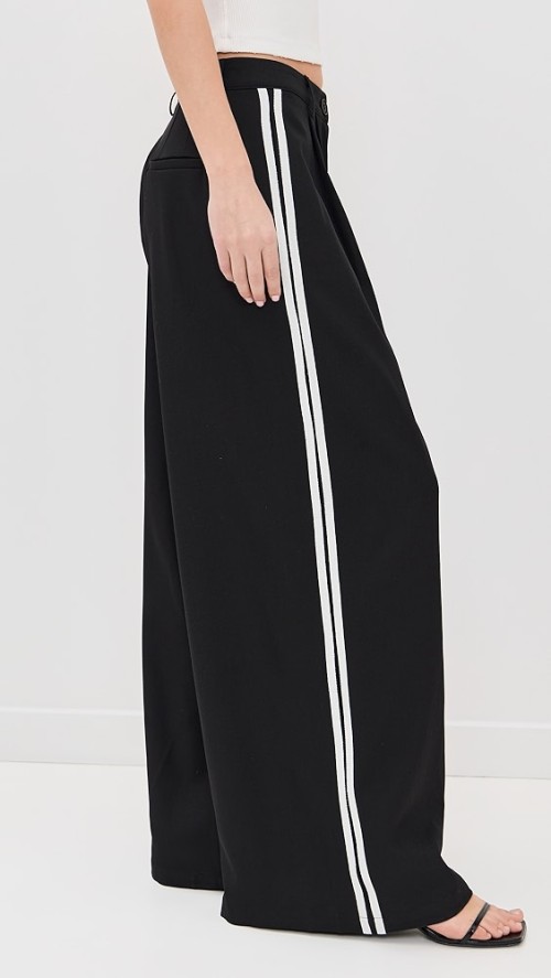 Sample Daily Pleated Front Slant Hip Pockets And Faux Welt Back Pockets Pants