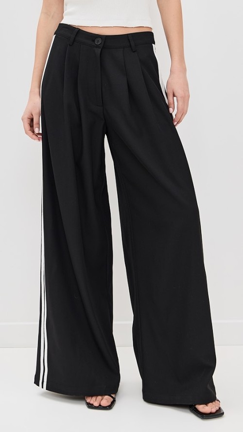 Sample Daily Pleated Front Slant Hip Pockets And Faux Welt Back Pockets Pants