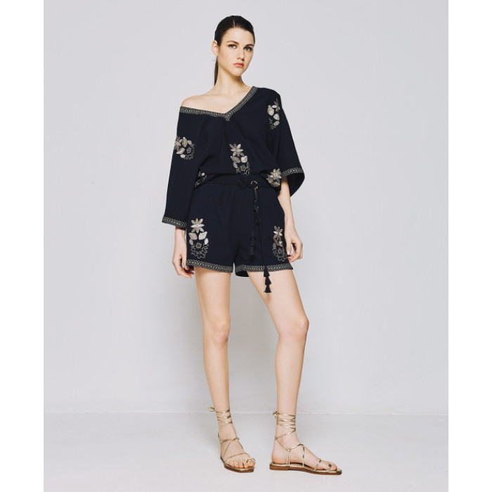 Sample Handsome Batwing Sleeve V-Neckline Embroidered And Beaded Casual Tops