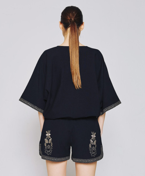 Sample Handsome Batwing Sleeve V-Neckline Embroidered And Beaded Casual Tops