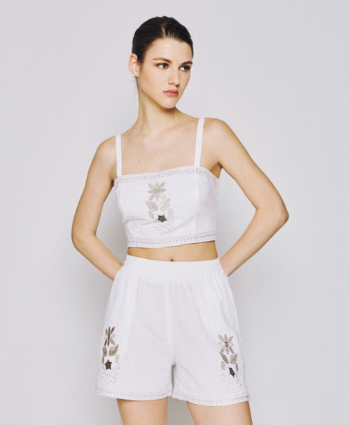 OEM Custom Women's Sexy Sample Camisole with Square Neckline, Embroidery Design in Solid Colors