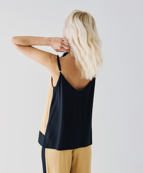 Sport Sample V-Neckline Camisole Backless Fabric Combination Casual Tops