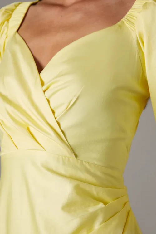 Fashion Elegant V-Neckline Ruff Sleeve Ruffle Tight Waist Solid Color Formal Dress