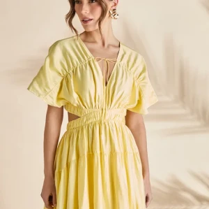 Elegant Fashion V-Neckline Short Sleeve Cut Out Ruffle Tight Waist Solid Color Formal Dress