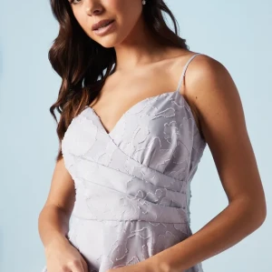 Elegant V- Neckline Sleeveless High Tight Waist Solid Color Formal Tiered Dress