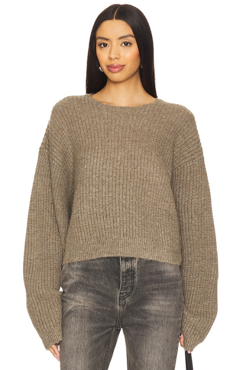 2025 New fashion High end Elegant Stylish Lightweight Oversized Woman's Sweaters