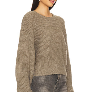 2025 New fashion High end Elegant Stylish Lightweight Oversized Woman's Sweaters