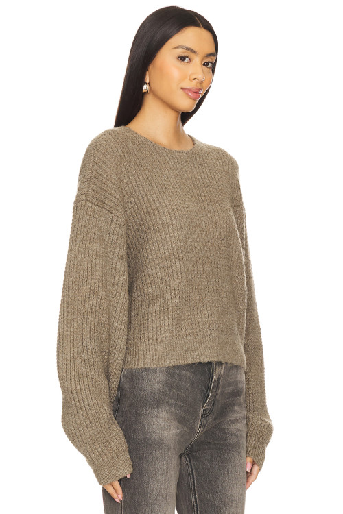 2025 New fashion High end Elegant Stylish Lightweight Oversized Woman's Sweaters