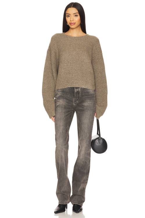 2025 New fashion High end Elegant Stylish Lightweight Oversized Woman's Sweaters