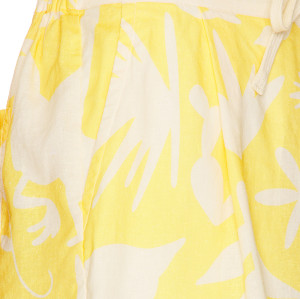 Vacation style Elasticized waistband Floral patterns Side pockets Lightweight Woman's Shorts